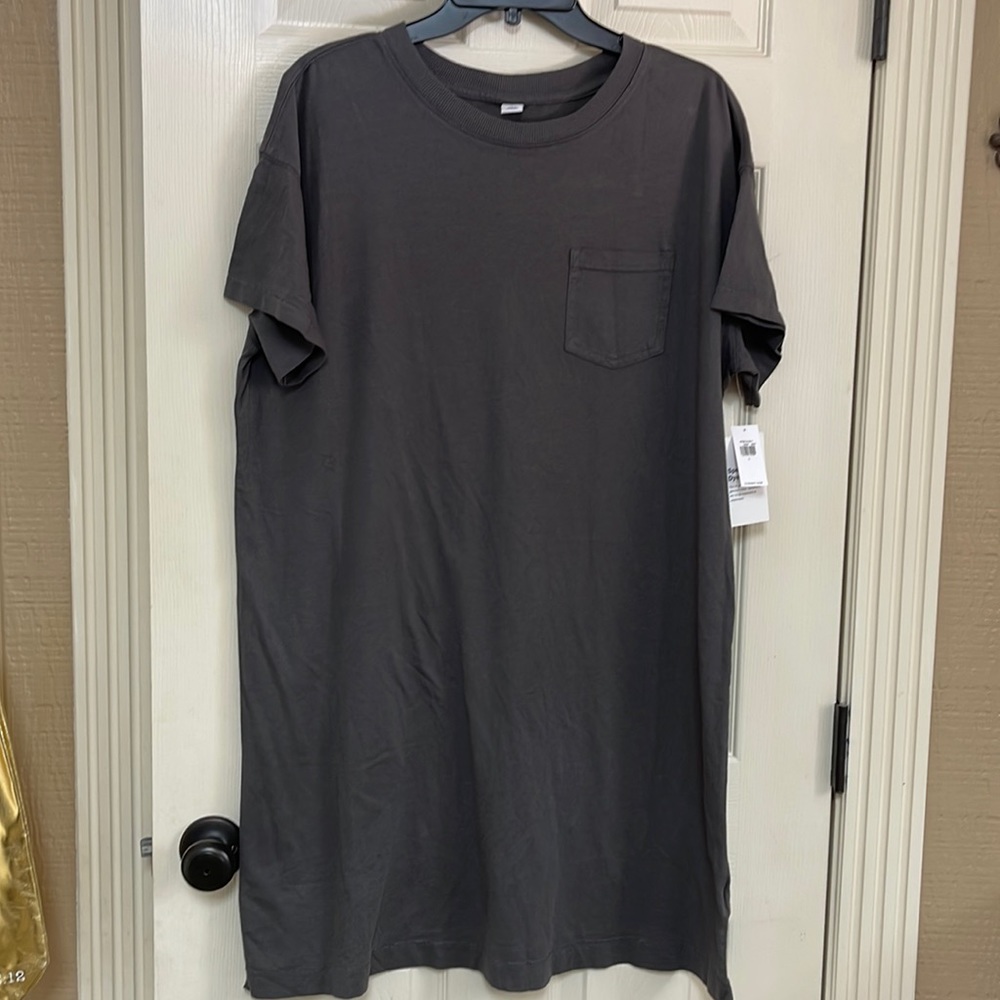 Old navy size large tshirt dress. So soft! New!